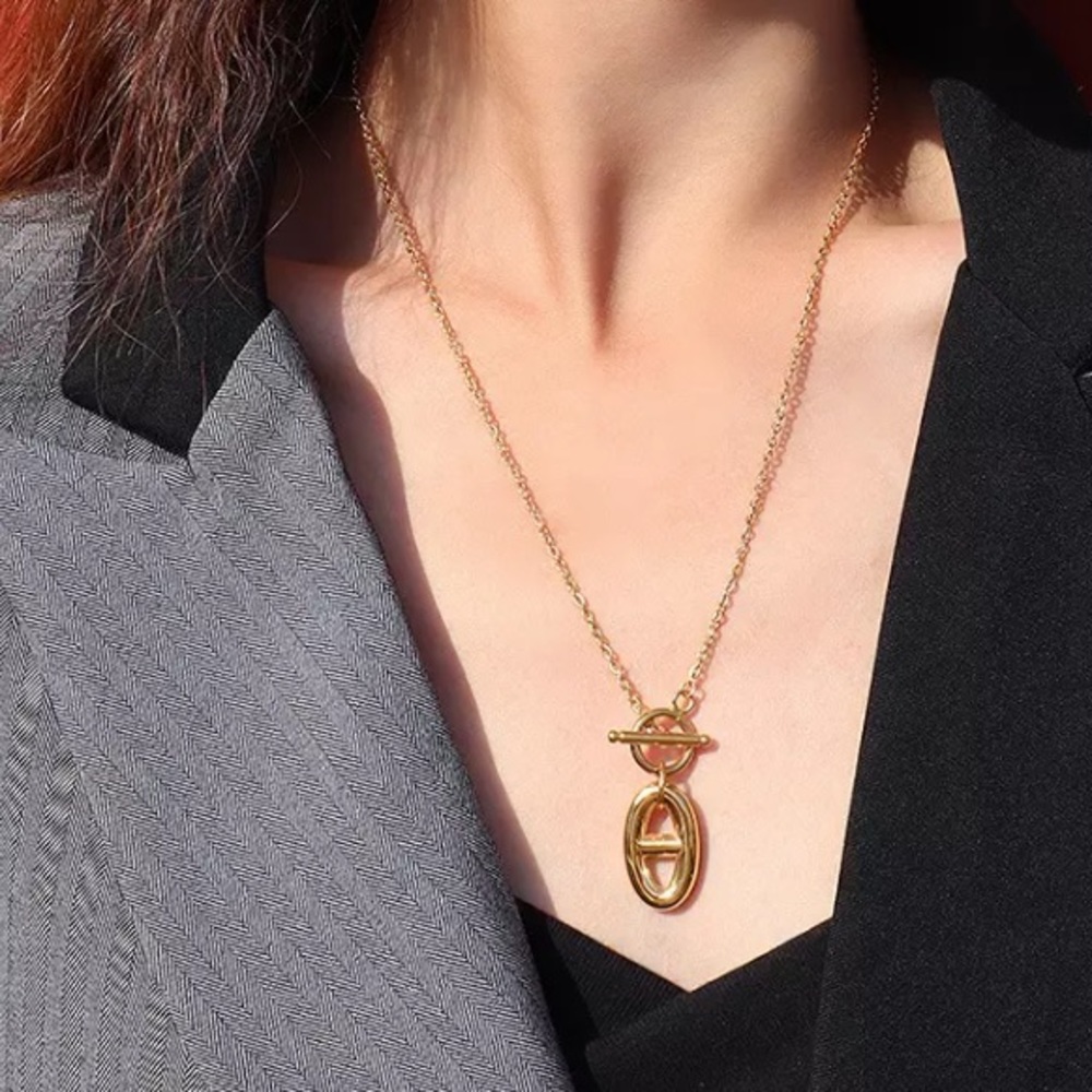 Buckle pendant necklace - Picture 3 of 8